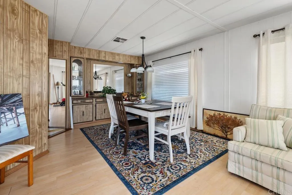 https://cdn.realtyfeed.com/cdn/127/306787815/1efde555761b7d91311b9de38cfc2070.webp