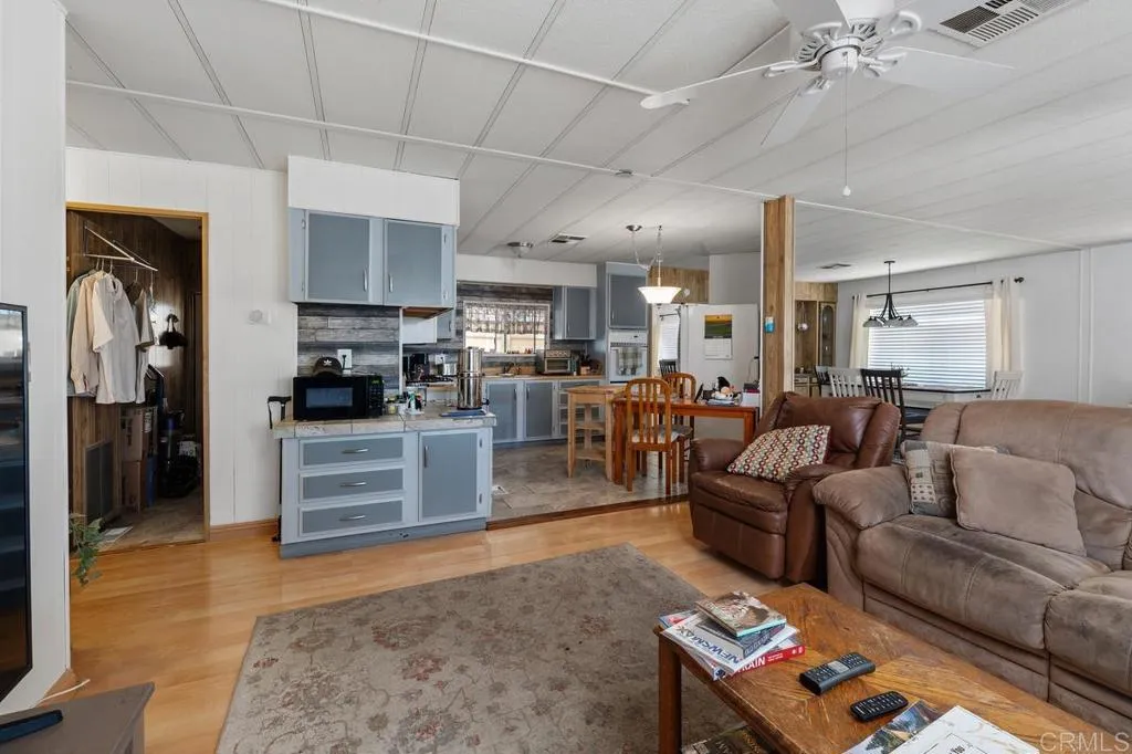 https://cdn.realtyfeed.com/cdn/127/306787815/f6244ee9ac62c63d8da69548da868369.webp