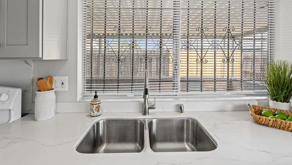 https://cdn.realtyfeed.com/cdn/127/306787830/4b62639ce75da024fc88f071ca66ab28.webp
