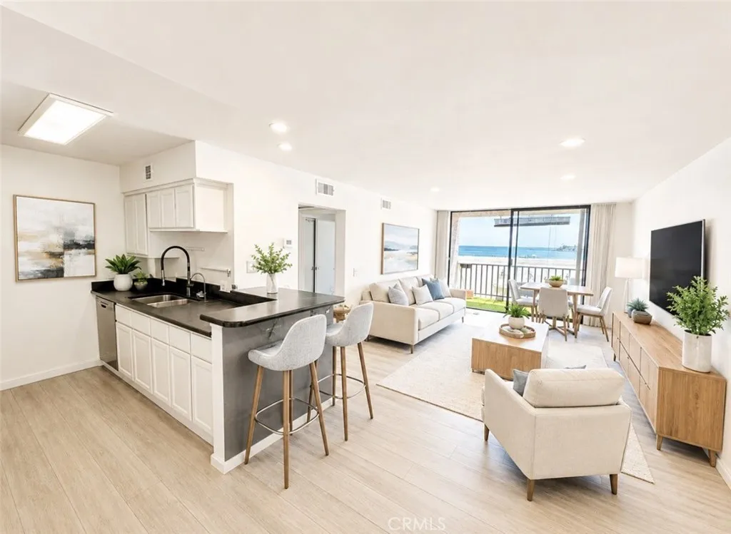 1140 E Ocean Boulevard 136