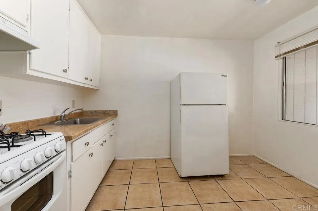 https://cdn.realtyfeed.com/cdn/127/306787833/dd48bf1b6c39495decf2982bfeceb772.webp