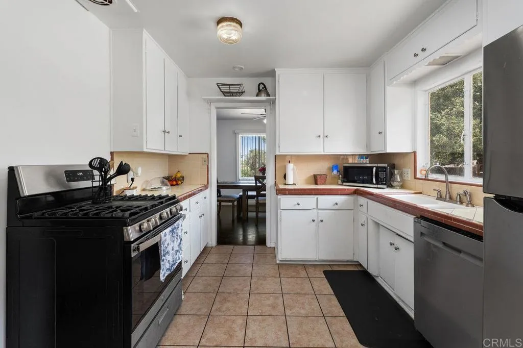 https://cdn.realtyfeed.com/cdn/127/306787861/6a3ea3ed52dce5938516d3c4b0100175.webp