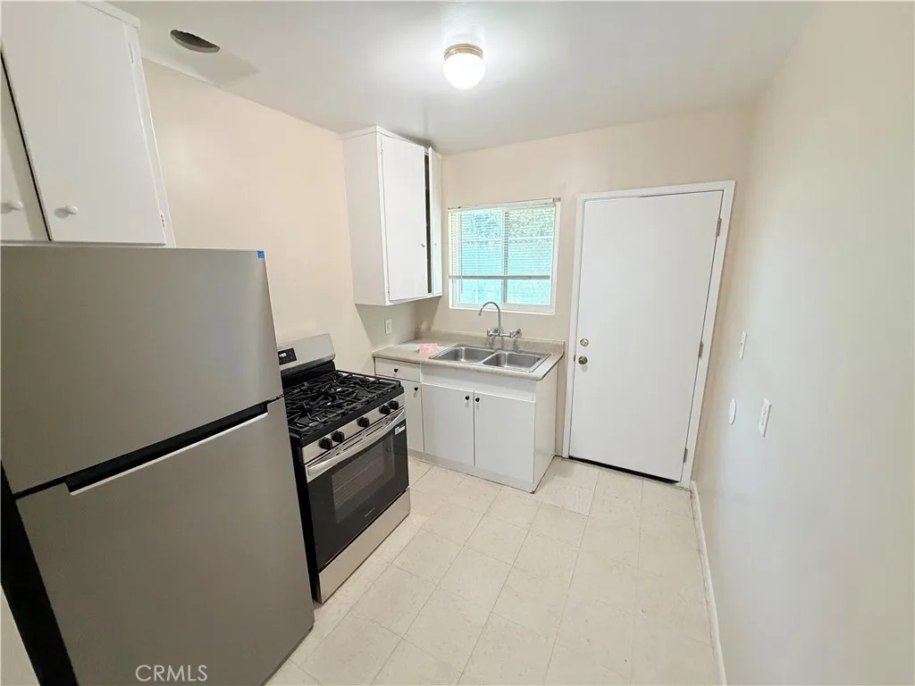 Azusa, CA 91702