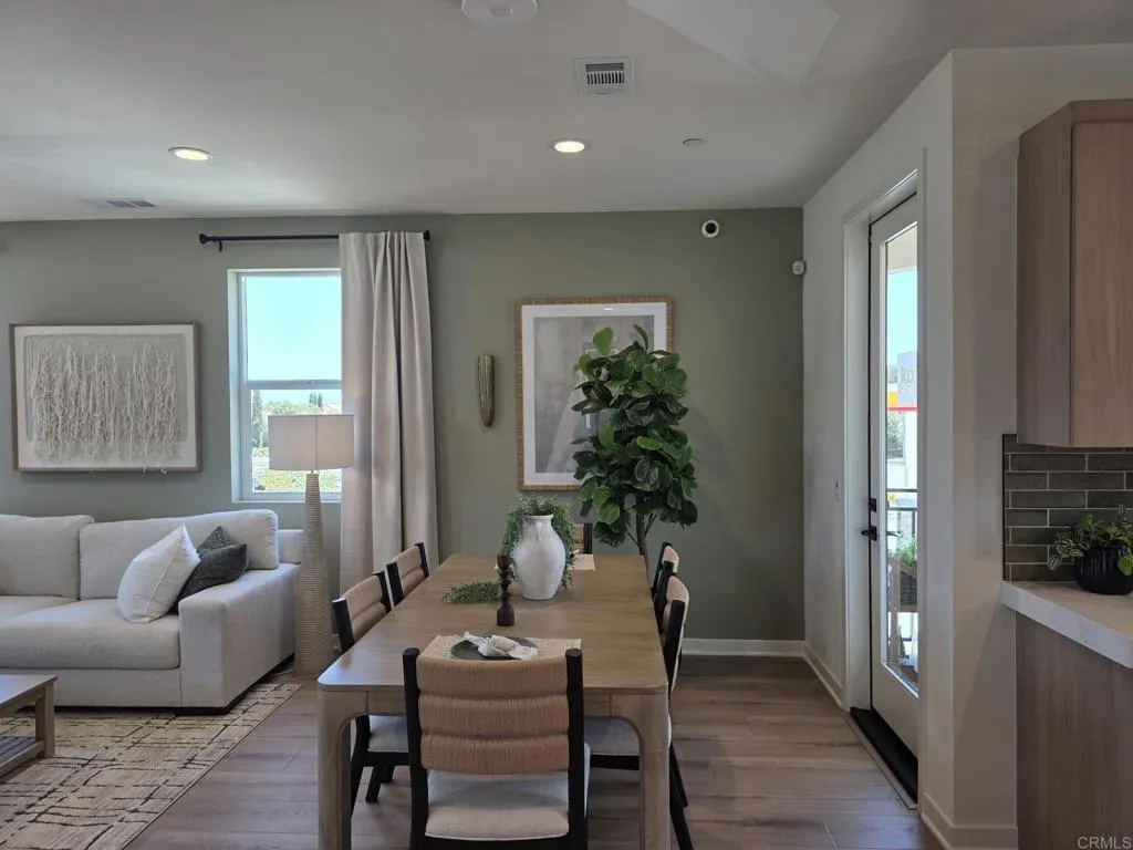 https://cdn.realtyfeed.com/cdn/127/306787893/4b1539bdbbba91d6554b6d1531117100.webp