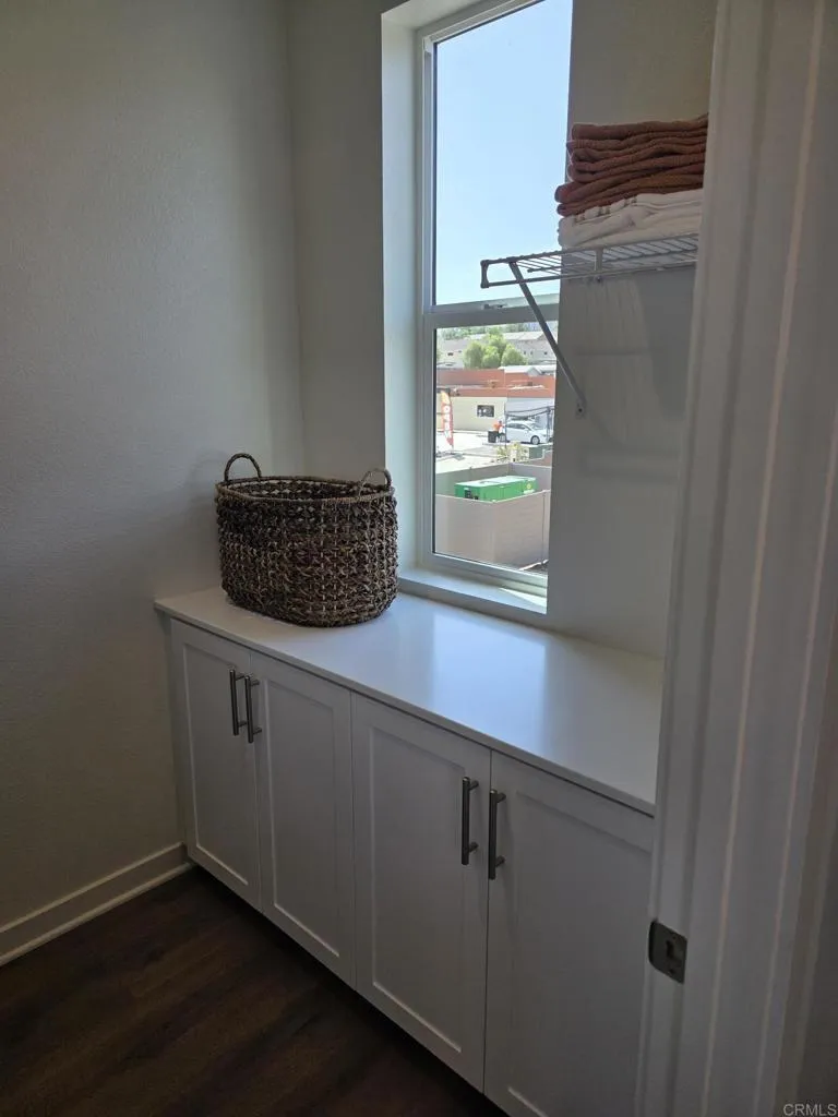 https://cdn.realtyfeed.com/cdn/127/306787894/27f77b4919b506bfe81035998ad6d915.webp