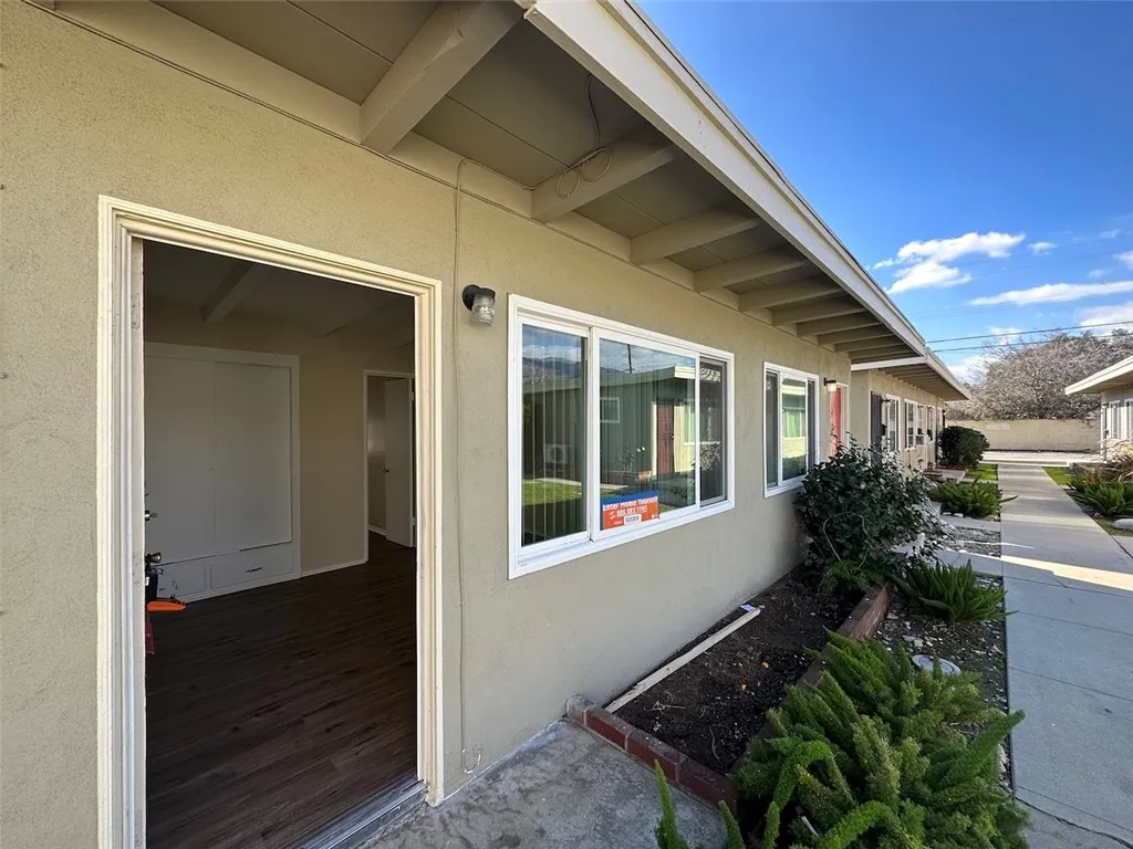 Azusa, CA 91702