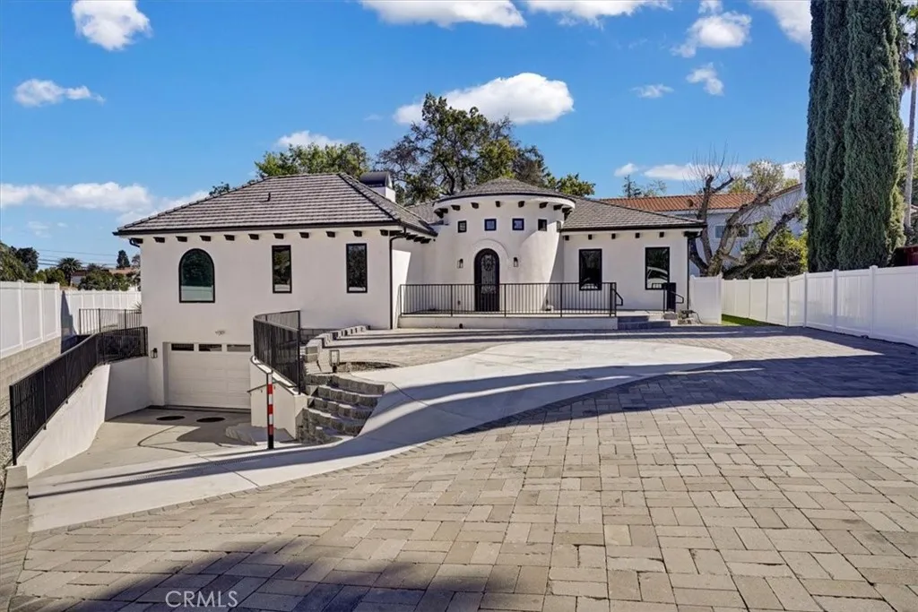 Woodland Hills, CA 91367