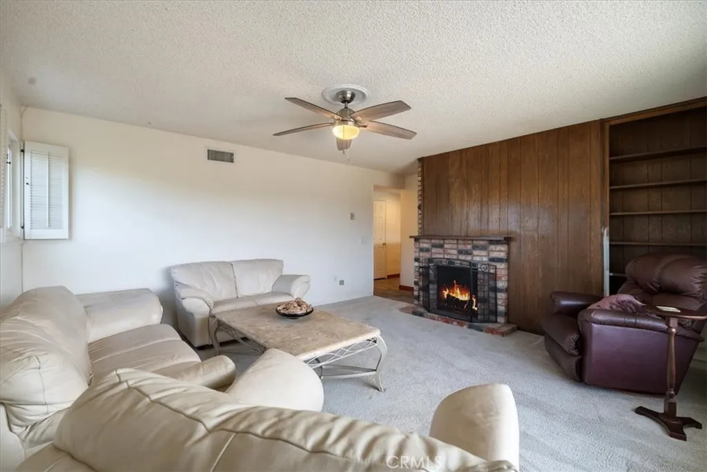 https://cdn.realtyfeed.com/cdn/127/306787978/a1a81c63c6ec4d32a2ff5e0faa1a5866.webp