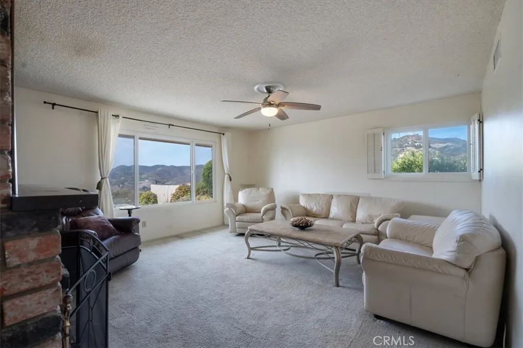 https://cdn.realtyfeed.com/cdn/127/306787978/d595c000d92742b10eb407eb28420810.webp