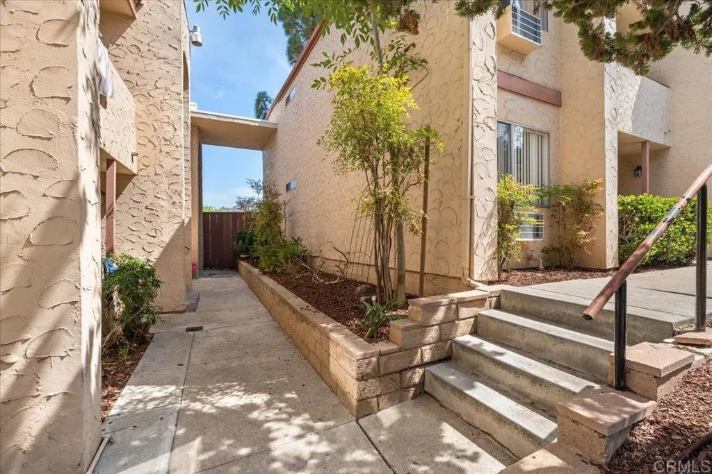 https://cdn.realtyfeed.com/cdn/127/306787988/49db140bc46c32f5e660158a4633f196.webp