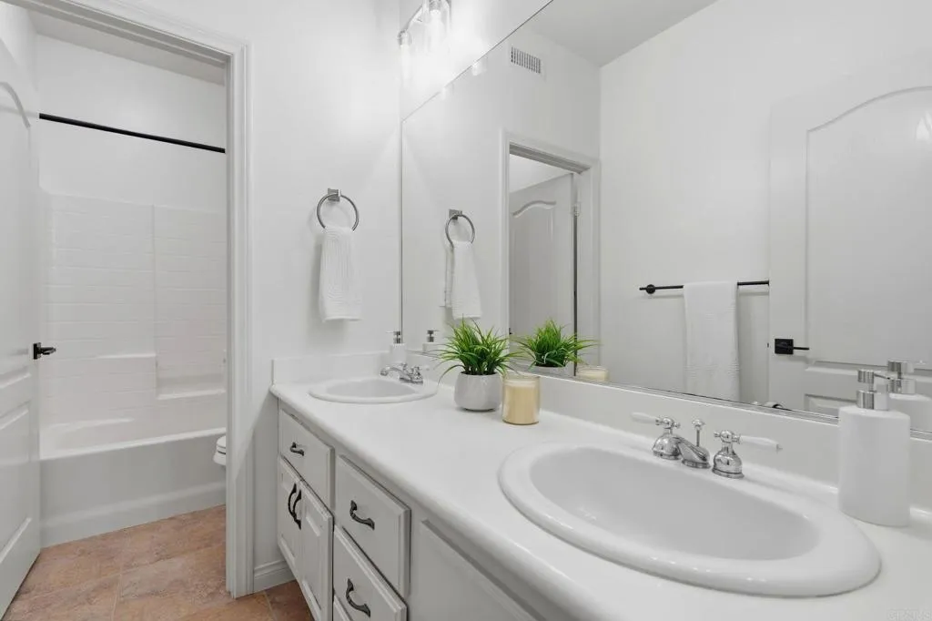https://cdn.realtyfeed.com/cdn/127/306788035/2cefa25c7c58020f8d86682d9fedbc6e.webp