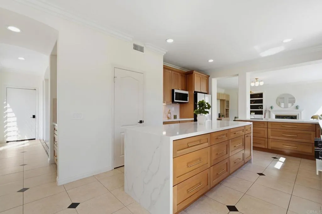 https://cdn.realtyfeed.com/cdn/127/306788035/31542064c182e06fcdc44b8eea3c380e.webp
