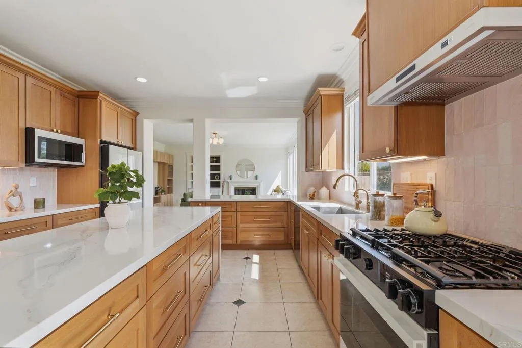 https://cdn.realtyfeed.com/cdn/127/306788035/789c7d3fe86c75c23dd94490f9e2ab96.webp
