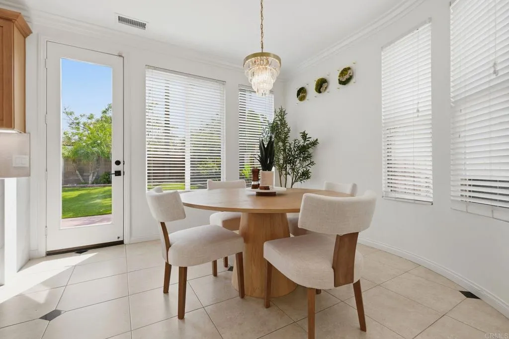https://cdn.realtyfeed.com/cdn/127/306788035/8eeb22e8e59a8655f0e92a4ab4519785.webp