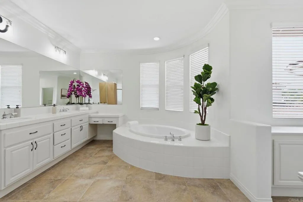 https://cdn.realtyfeed.com/cdn/127/306788035/d0a67490400b2f5c0f41bbfd2ddff964.webp