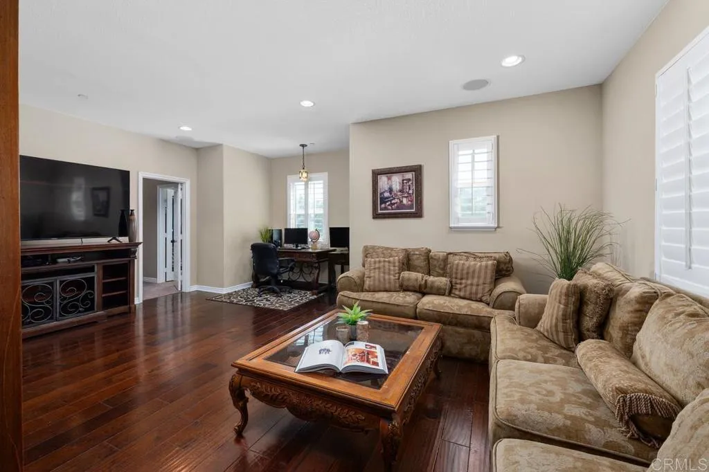 https://cdn.realtyfeed.com/cdn/127/306788045/8a4a56c48b307e3d378ee6cea89b46ab.webp