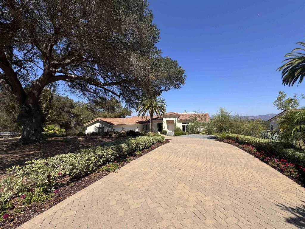 1011 Jimlojan, Escondido, CA 92029 - Photo 3 of 23, Escondido, CA