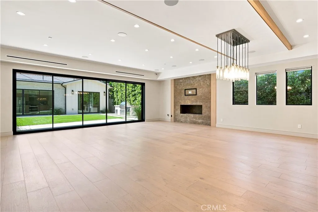 Sherman Oaks, CA 91423