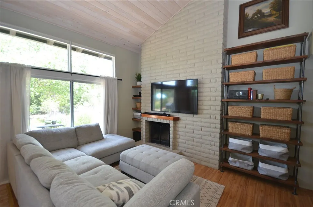 https://cdn.realtyfeed.com/cdn/127/306788181/8dc85c0fa59ce2c48a3d7606d4d2eb6a.webp