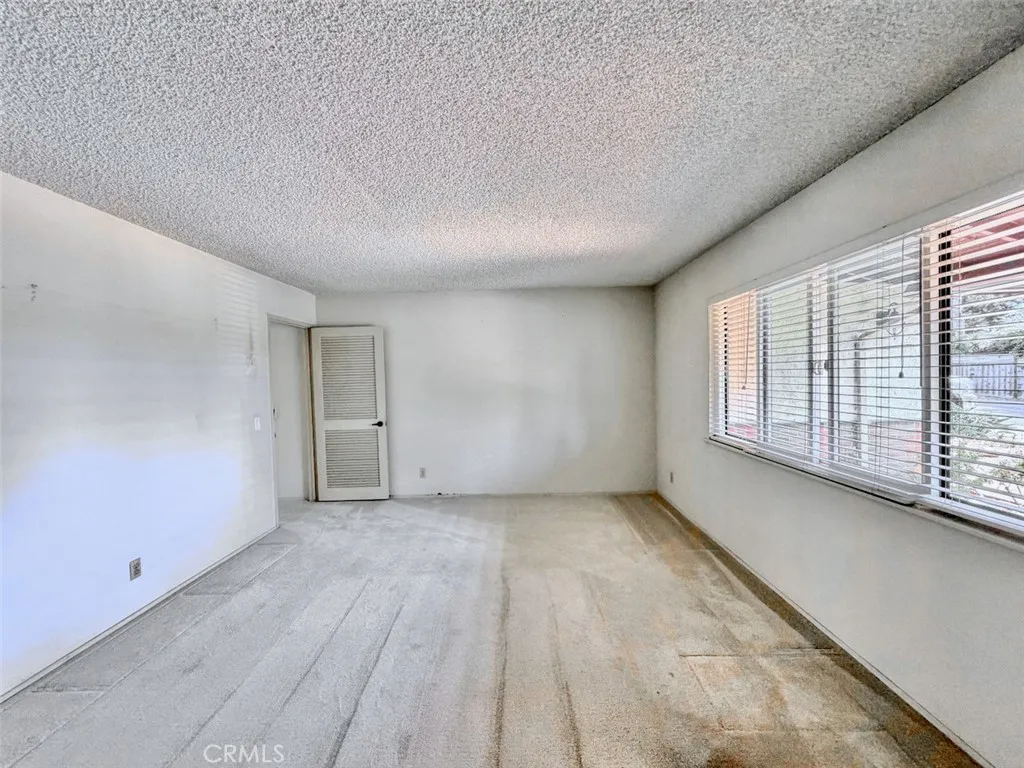 https://cdn.realtyfeed.com/cdn/127/306788221/2e9b2217c139bc8a4867c2922a792f45.webp