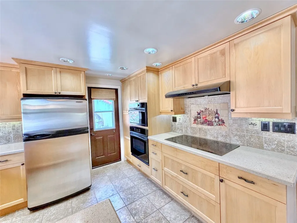 https://cdn.realtyfeed.com/cdn/127/306788221/322771eea6079300b96d5beffe8c695e.webp