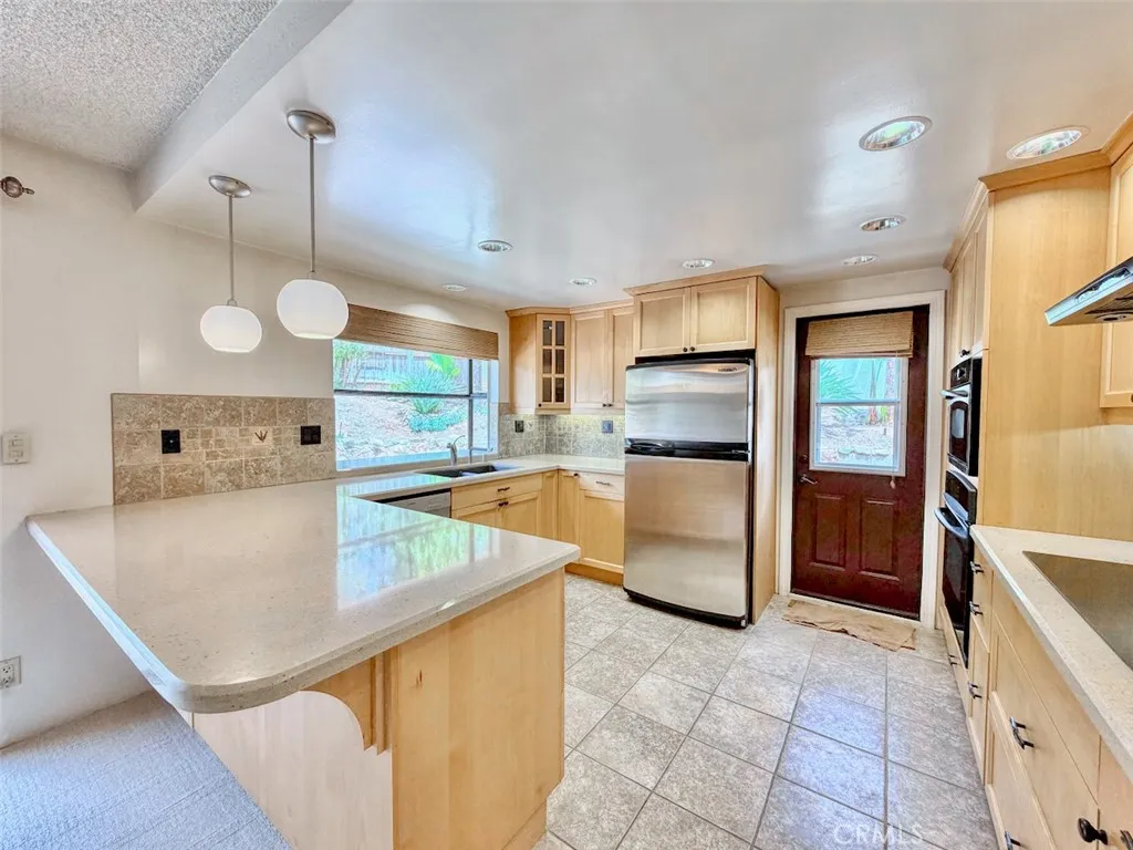 https://cdn.realtyfeed.com/cdn/127/306788221/79d300d3a8b8ab7b1b883cd21c4ef8bf.webp