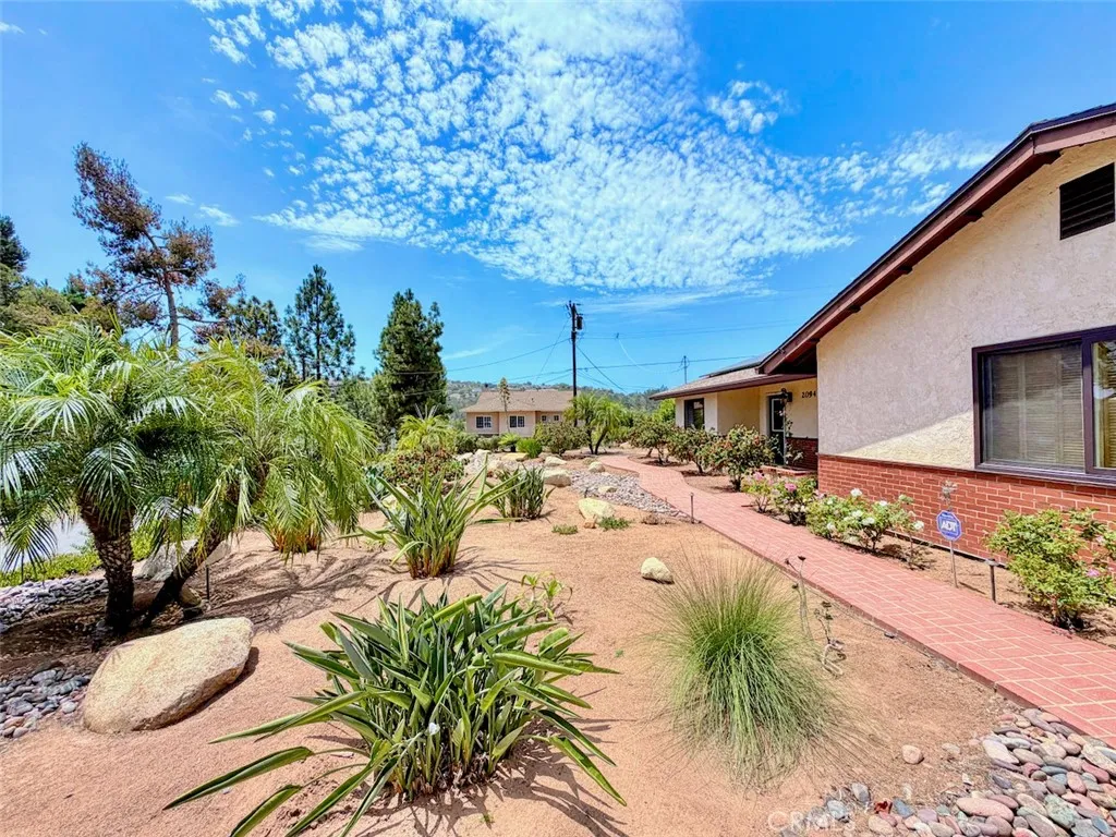 https://cdn.realtyfeed.com/cdn/127/306788221/ce9c8322cb29df2cb0a095085e600db2.webp