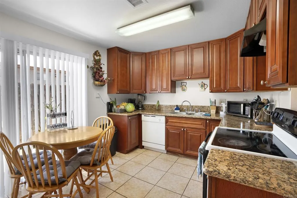888 Cherrywood Way Unit 14, El Cajon, CA 92021 - Photo 4 of 16, El Cajon, CA