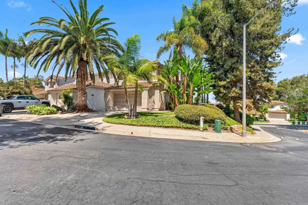 https://cdn.realtyfeed.com/cdn/127/306788382/4d772655b2475682fdb27d0a49bc635c.webp