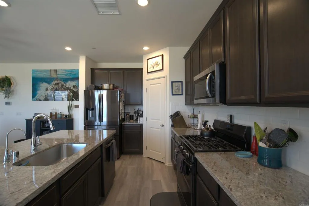 1525 Wildgrove Ave, Vista, CA 92081 - Photo 5 of 34, Vista, CA