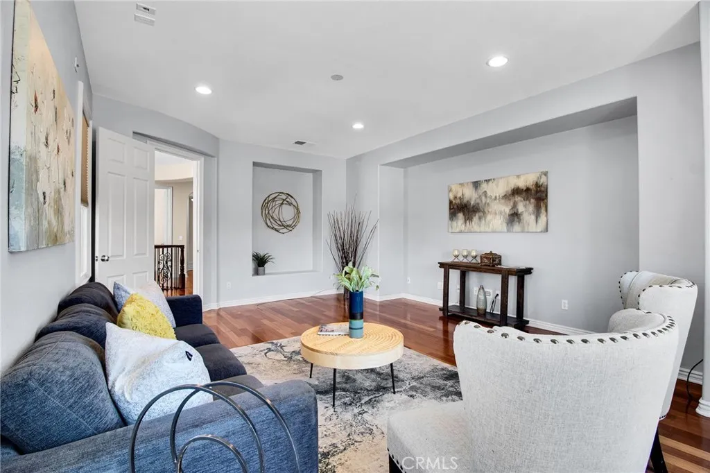 https://cdn.realtyfeed.com/cdn/127/306788468/012658155b832d57517e79502921e3f5.webp