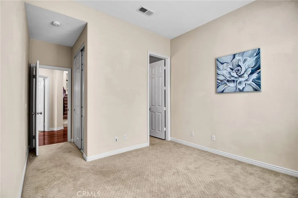 https://cdn.realtyfeed.com/cdn/127/306788468/8ea67870b4513d4bd61e07a072347bc0.webp