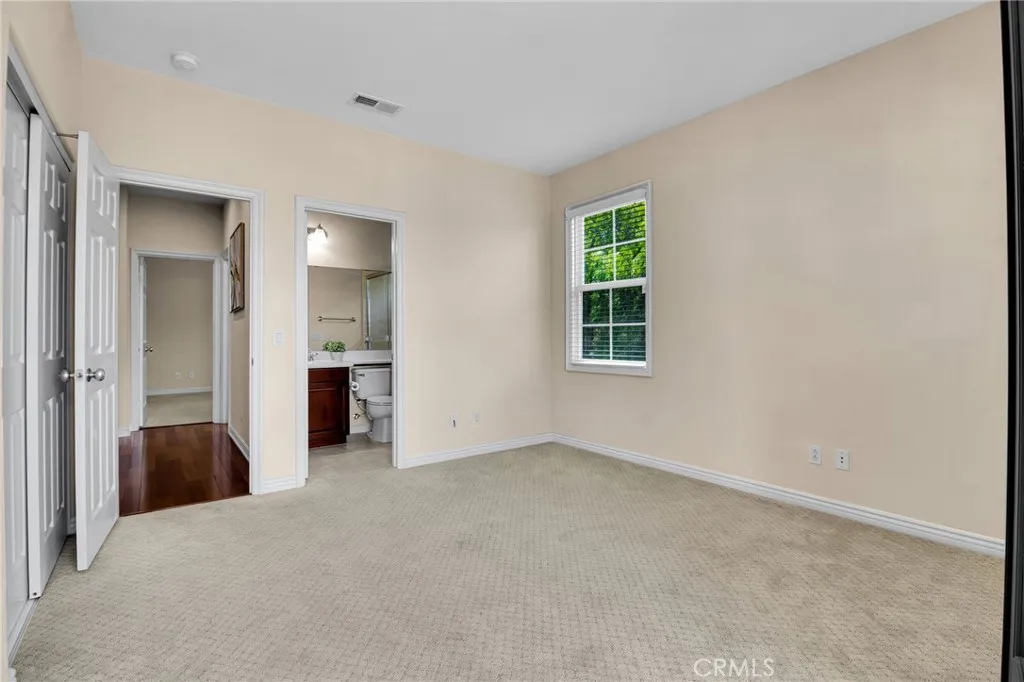 https://cdn.realtyfeed.com/cdn/127/306788468/d1e644ebf7b2ccbcf3e88eff8ef7b9c2.webp