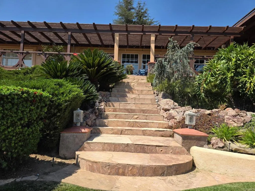 https://cdn.realtyfeed.com/cdn/127/306788524/a8befd43472d6b52cc01f1614c1cc97e.webp