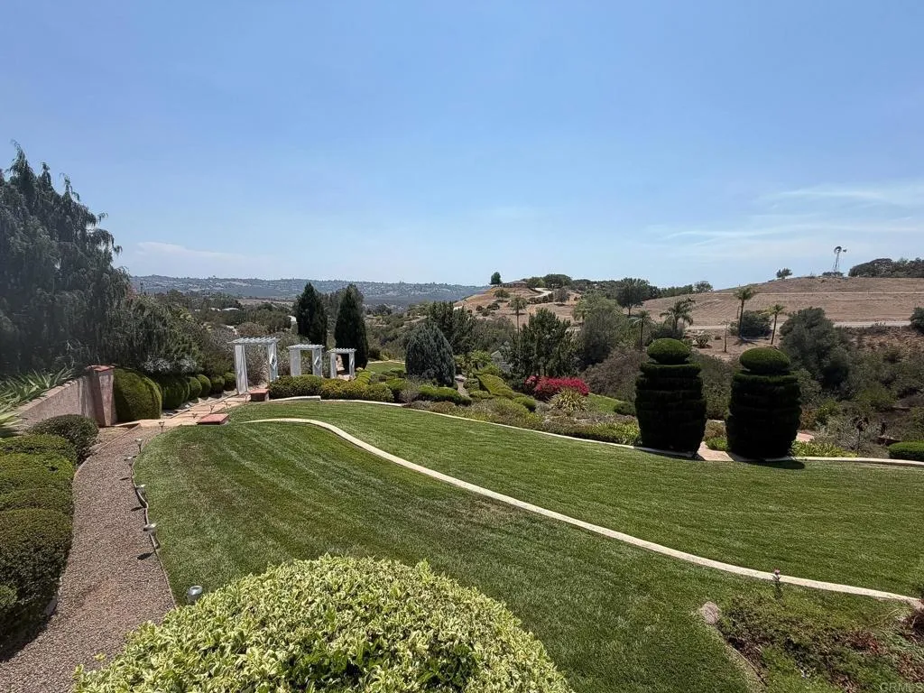 https://cdn.realtyfeed.com/cdn/127/306788524/b3fe1e2471431aaedd4710f00be1f602.webp