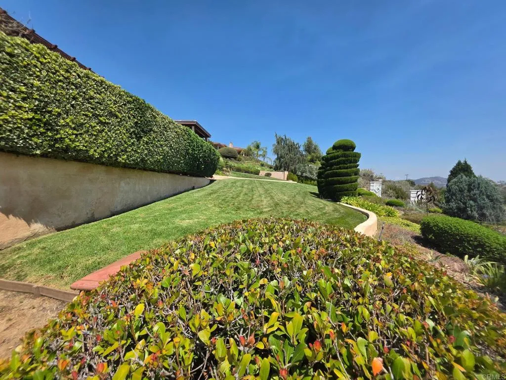 https://cdn.realtyfeed.com/cdn/127/306788524/f394661f85bfe64f3b5dc93e01f345cc.webp