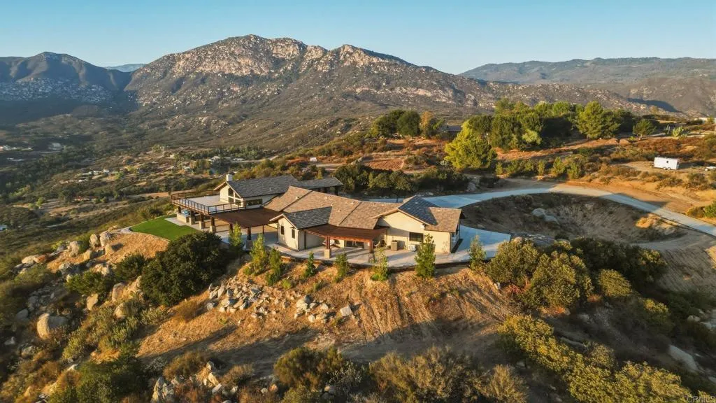 https://cdn.realtyfeed.com/cdn/127/306788620/5d2bd65882e6e0171f29c1d6548fb55e.webp
