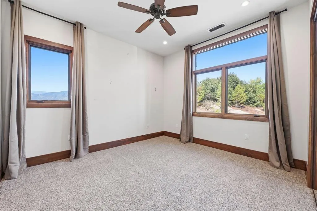 https://cdn.realtyfeed.com/cdn/127/306788620/8369b012dec2b60537413708d78d3e17.webp