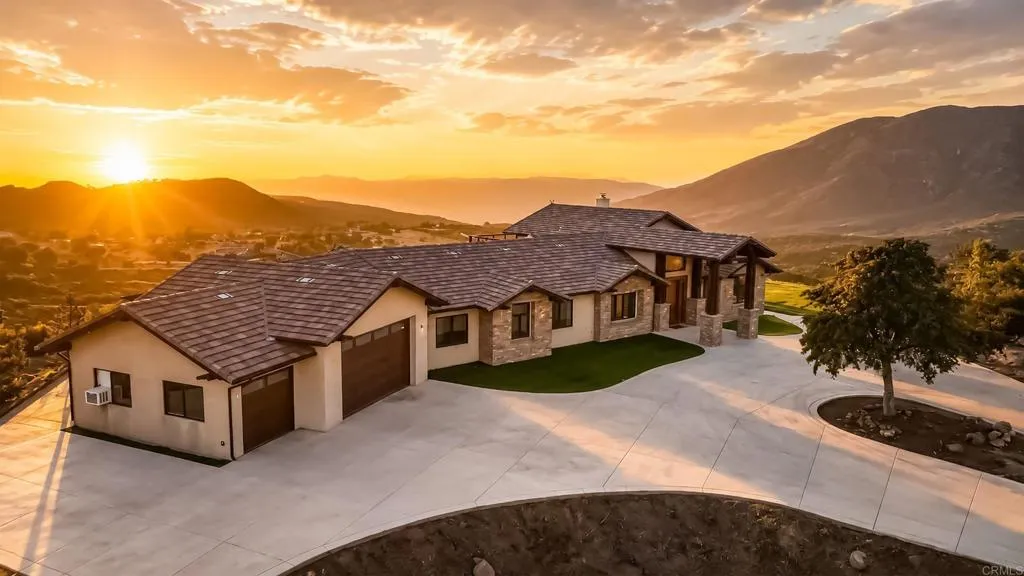 https://cdn.realtyfeed.com/cdn/127/306788620/86c2aeff9d8e482a5fd803fe018d7bd1.webp
