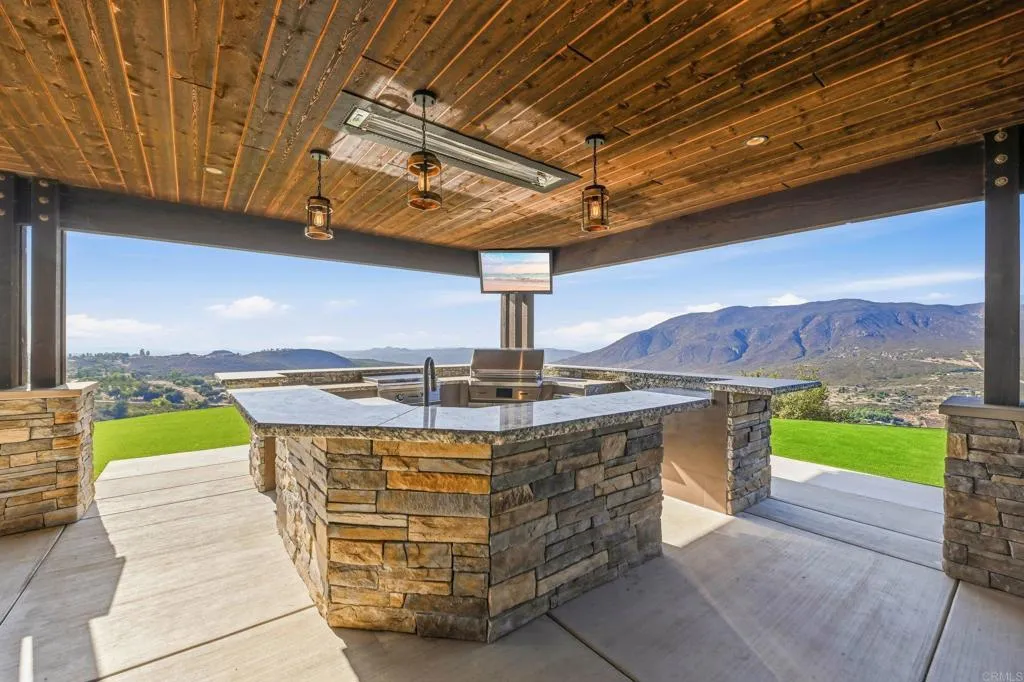 19576 Paradise Mountain Road, Valley Center, CA 92082 - Photo 5 of 52, Valley Center, CA