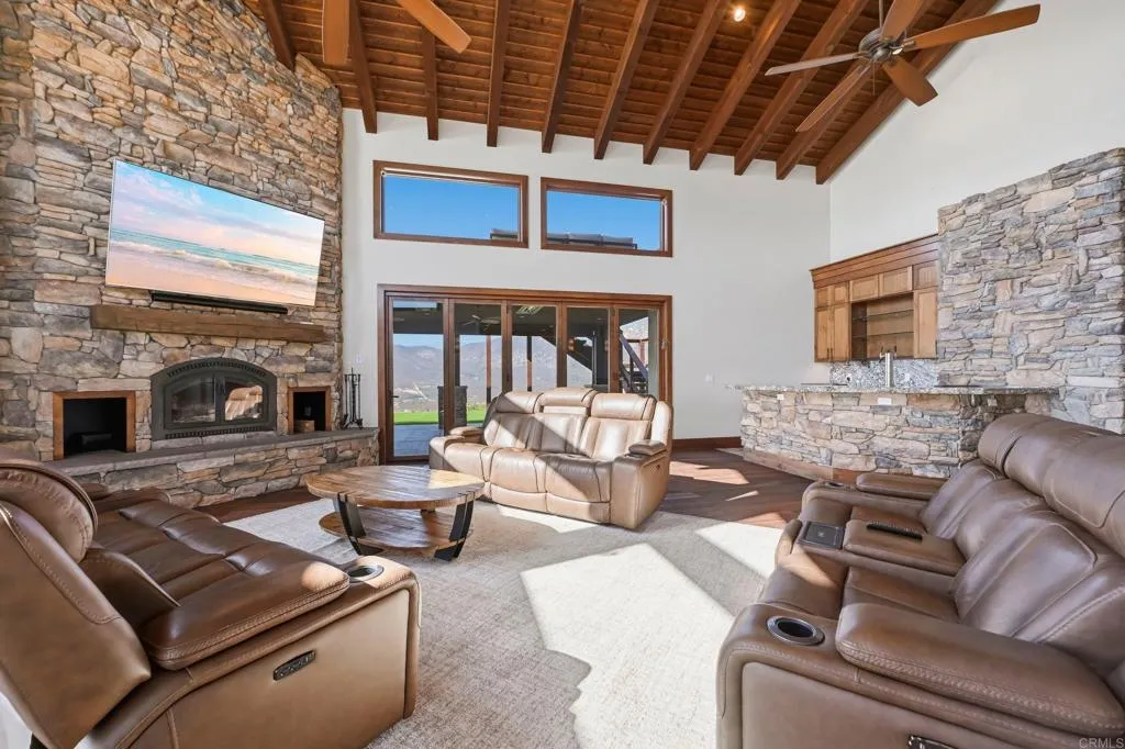 https://cdn.realtyfeed.com/cdn/127/306788620/bb549eff9a4da81ef8b705ad970802ac.webp