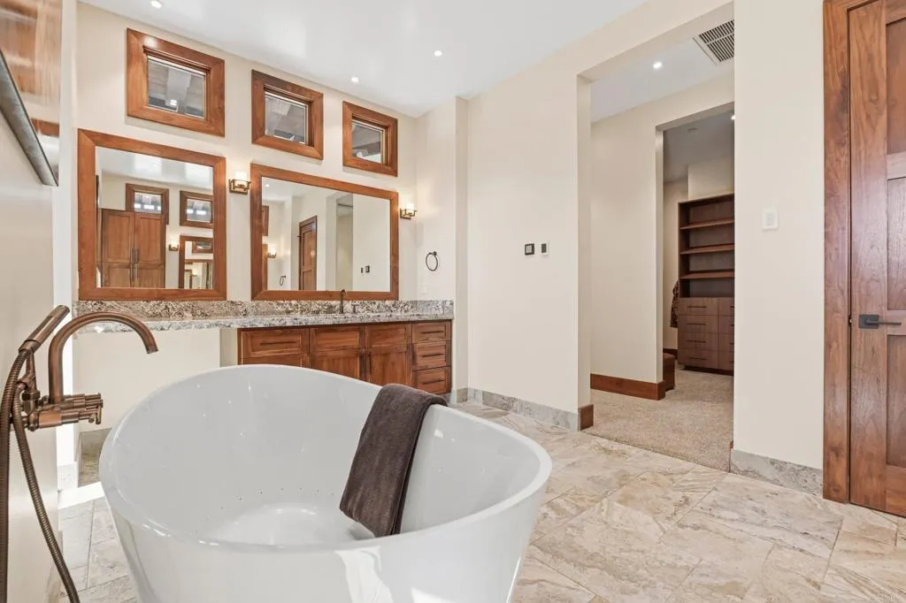 https://cdn.realtyfeed.com/cdn/127/306788620/bd93c0b4211a960cda7632004e11b752.webp