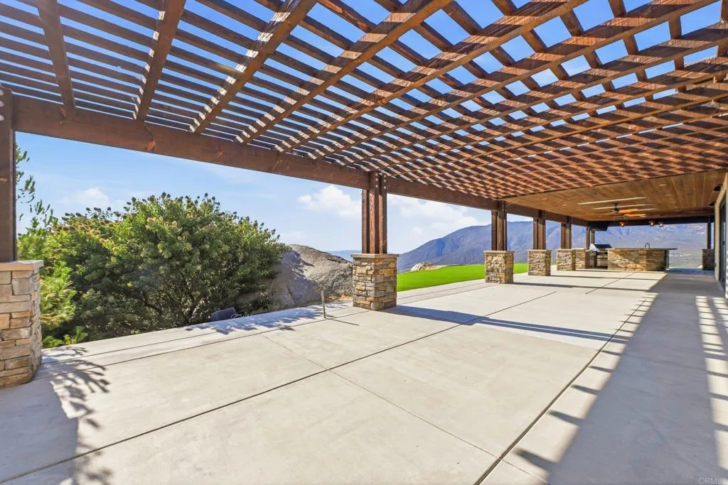 https://cdn.realtyfeed.com/cdn/127/306788620/cecf6a2fa5a1116c50f364b23e6e3de7.webp