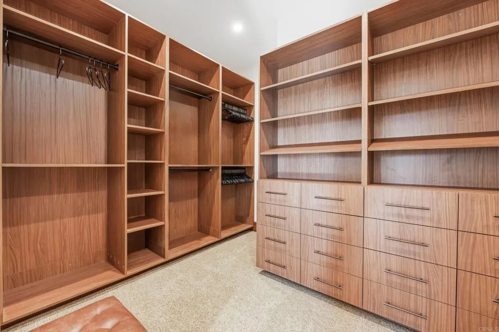 https://cdn.realtyfeed.com/cdn/127/306788620/fcb3e6c9b4bca8d6aa86205beb0f5d7e.webp