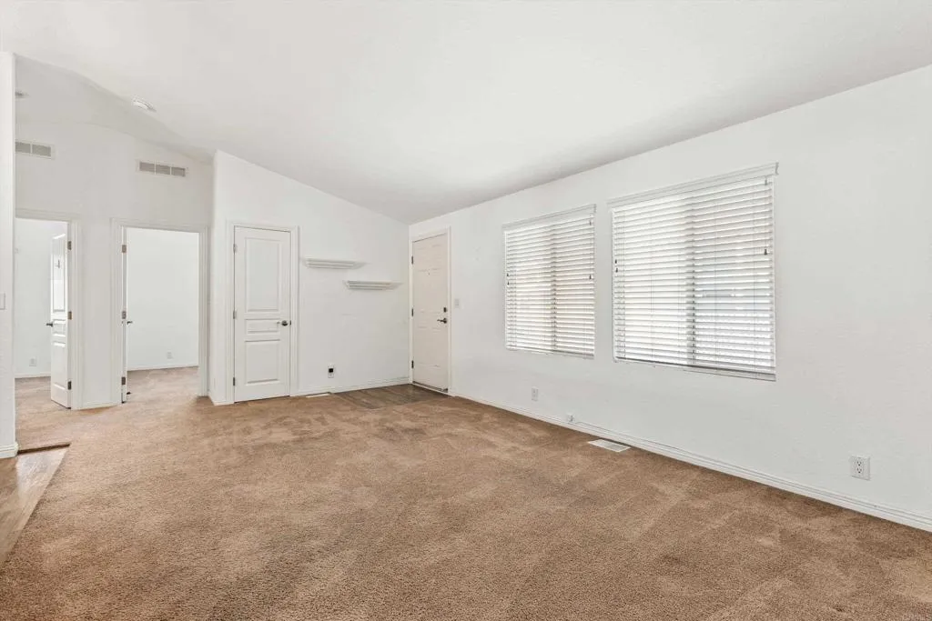 https://cdn.realtyfeed.com/cdn/127/306788724/0586b7bd1e55c3b89dc43d531d1bb4e1.webp