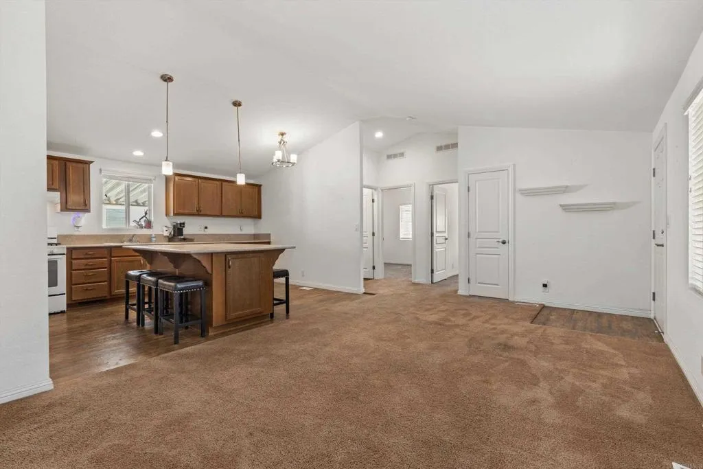 https://cdn.realtyfeed.com/cdn/127/306788724/20f499f531870966dda5efb0955e8a17.webp