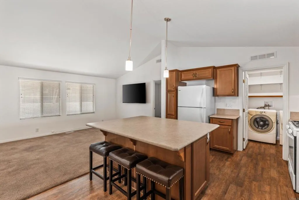 https://cdn.realtyfeed.com/cdn/127/306788724/9b7e948f4f7bc25a3399a80128af66e8.webp