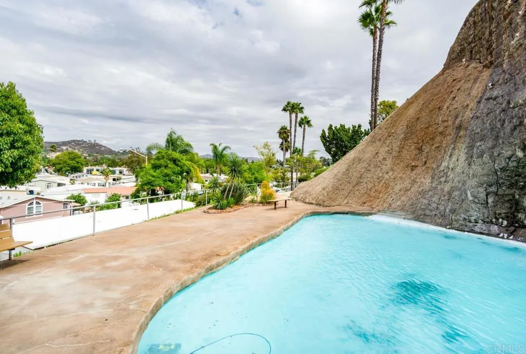 https://cdn.realtyfeed.com/cdn/127/306788724/a8a934a412ff4871842061f33d119831.webp