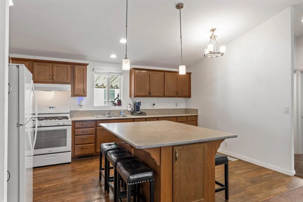 https://cdn.realtyfeed.com/cdn/127/306788724/b3a154054d3f8d9a727a5674ecb1d35d.webp
