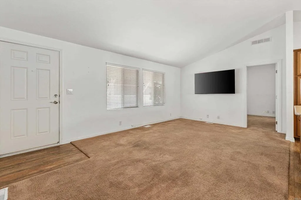 https://cdn.realtyfeed.com/cdn/127/306788724/dfc7bdb7a7f3b3e3f508739aa79bee5c.webp
